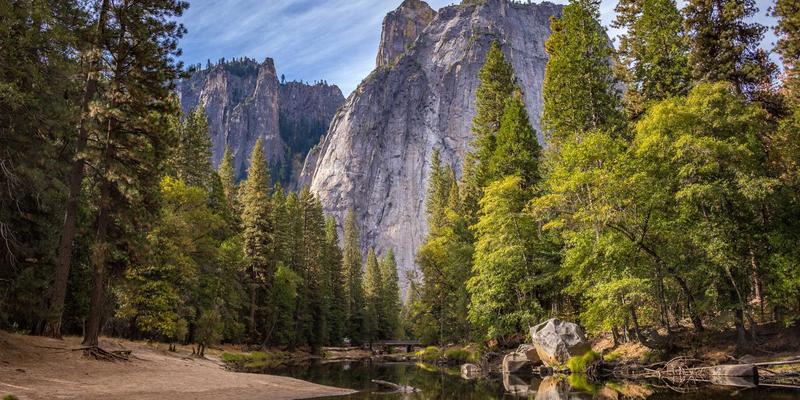 云健康与数字医疗服务：商务出行与度假期间的疾病预防与应急处理指南